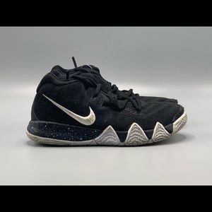 Nike Kyrie 4 PS Black/White AA2898-002